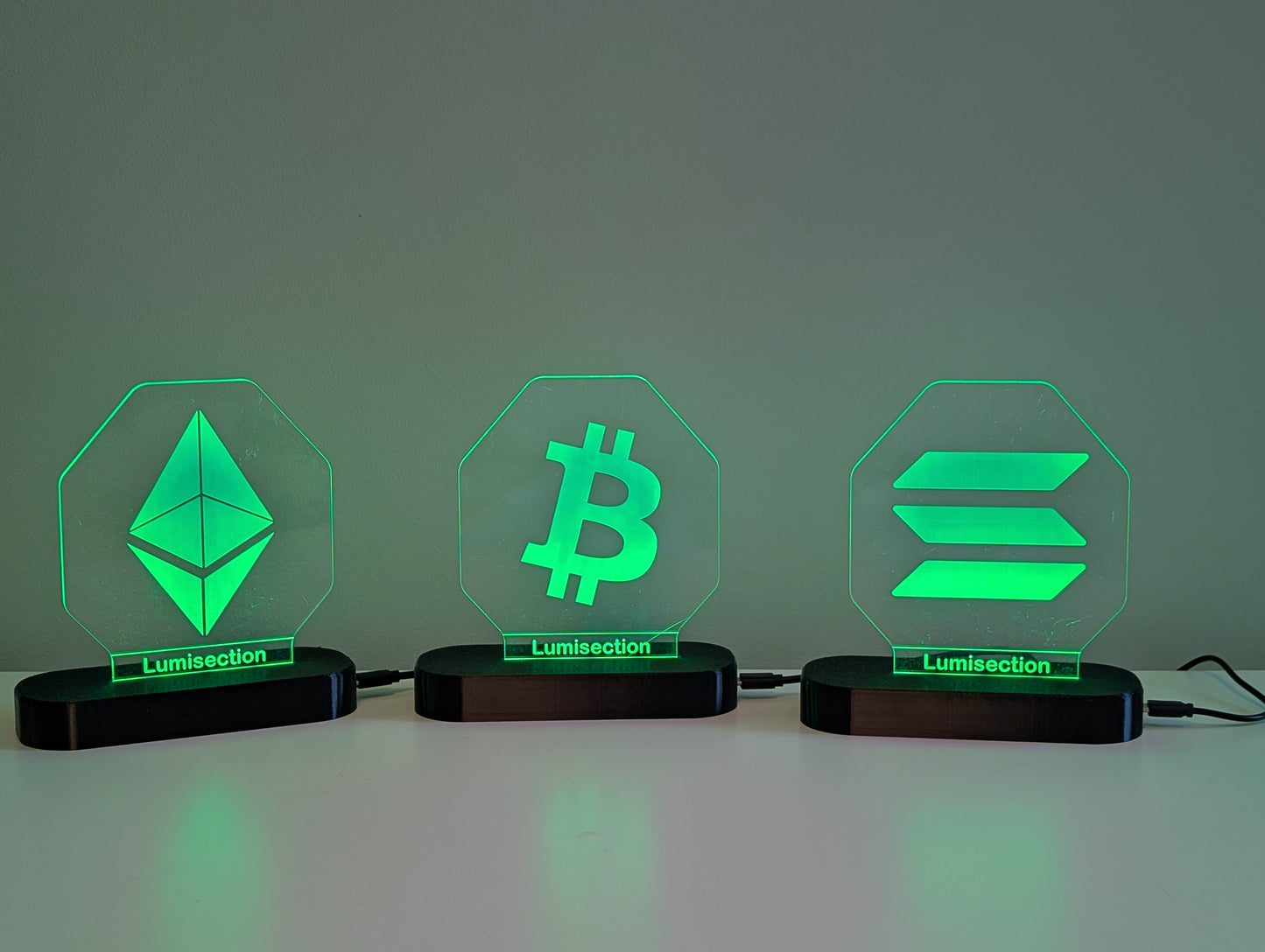 Akis Lumisection green tickers