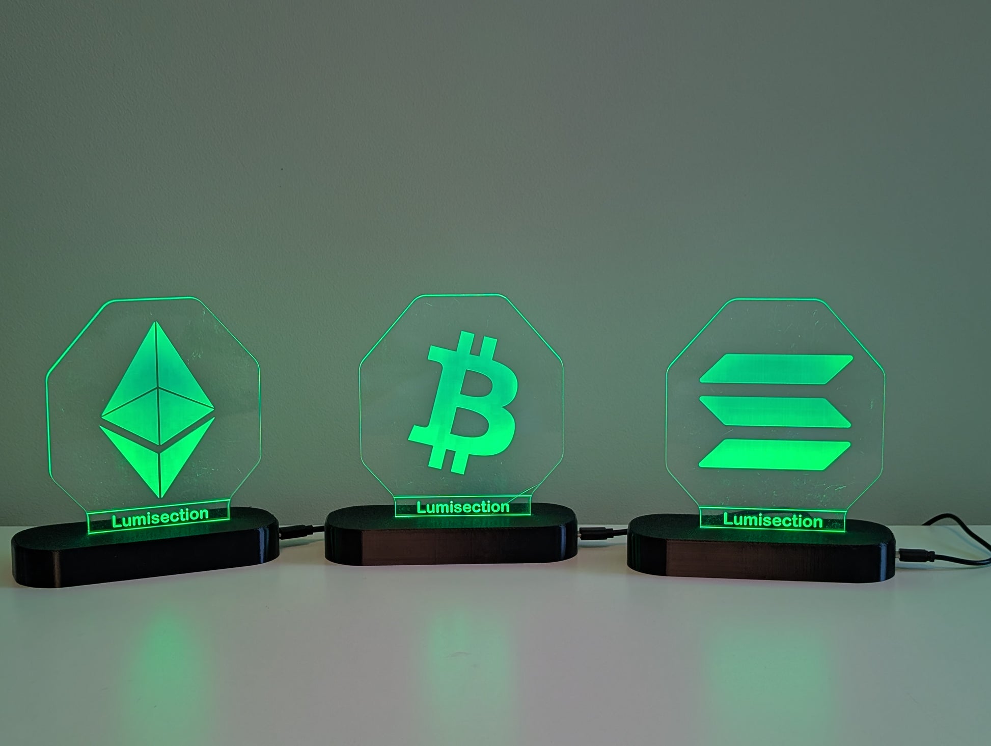 Akis Lumisection green tickers